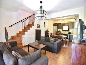 Villa, 3 Bedrooms, Balcony, Garden View | Living room