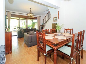 Villa, 3 camere da letto, balcone, vista giardino | Sala da pranzo