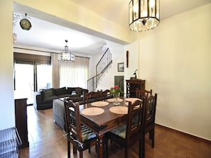 Villa, 3 camere da letto, balcone, vista giardino | Sala da pranzo