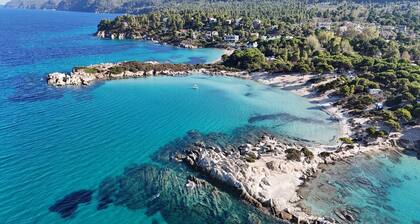 Stylish Maisonette With 3 Bedrooms in Vourvourou, Greece