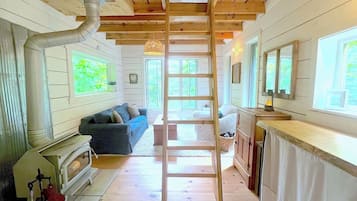 Classic Cabin | Living area