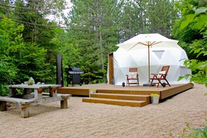 Lều có tầm nhìn toàn cảnh | Bộ đồ giường cao cấp, chăn bông, trang trí khác biệt 