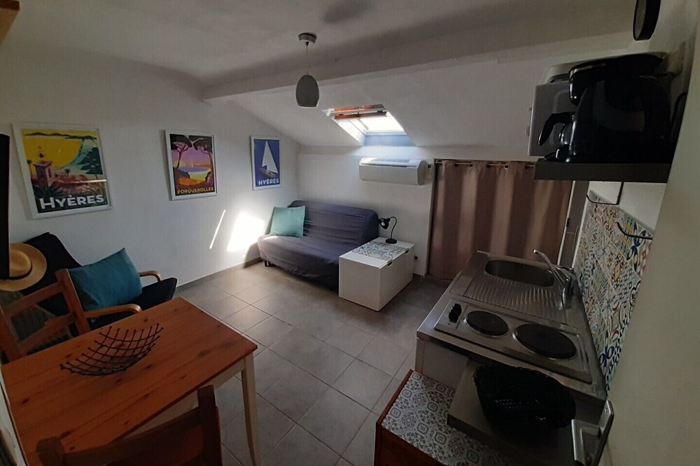 Studio Climatisé Hyères Plage de la Bergerie