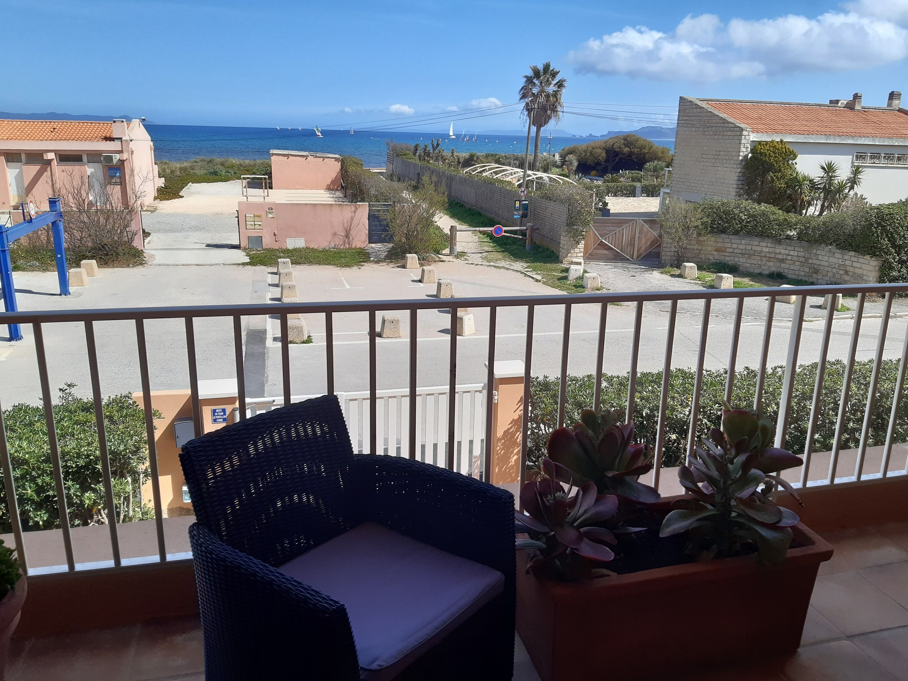 Studio Climatisé Hyères Plage de la Bergerie