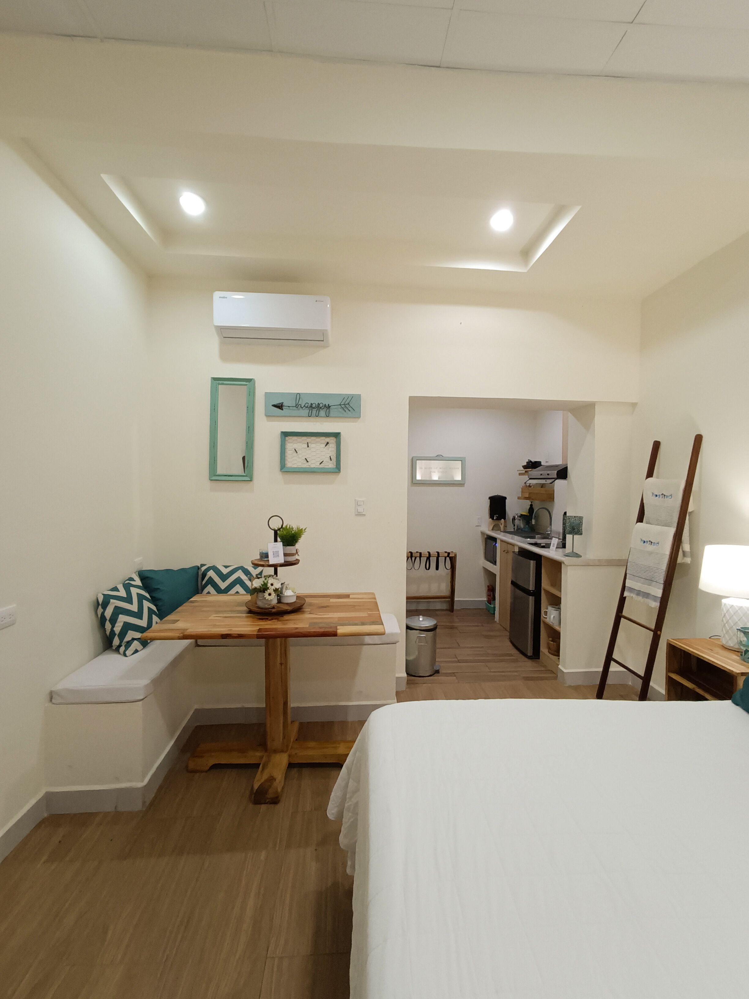 Recently Renovated | 1 dormitorio, wifi gratis, ropa de cama