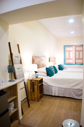 Recently Renovated | 1 dormitorio, wifi gratis, ropa de cama