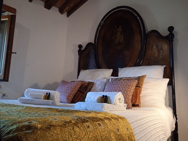 4 habitaciones, escritorio, cuna de viaje y wifi gratis 