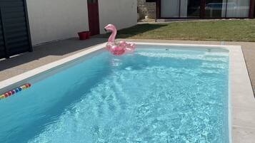 Inomhuspool och utomhuspool