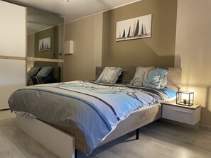 4 bedrooms, desk, travel crib, free WiFi