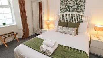 9 bedrooms, individually decorated, individually furnished, desk