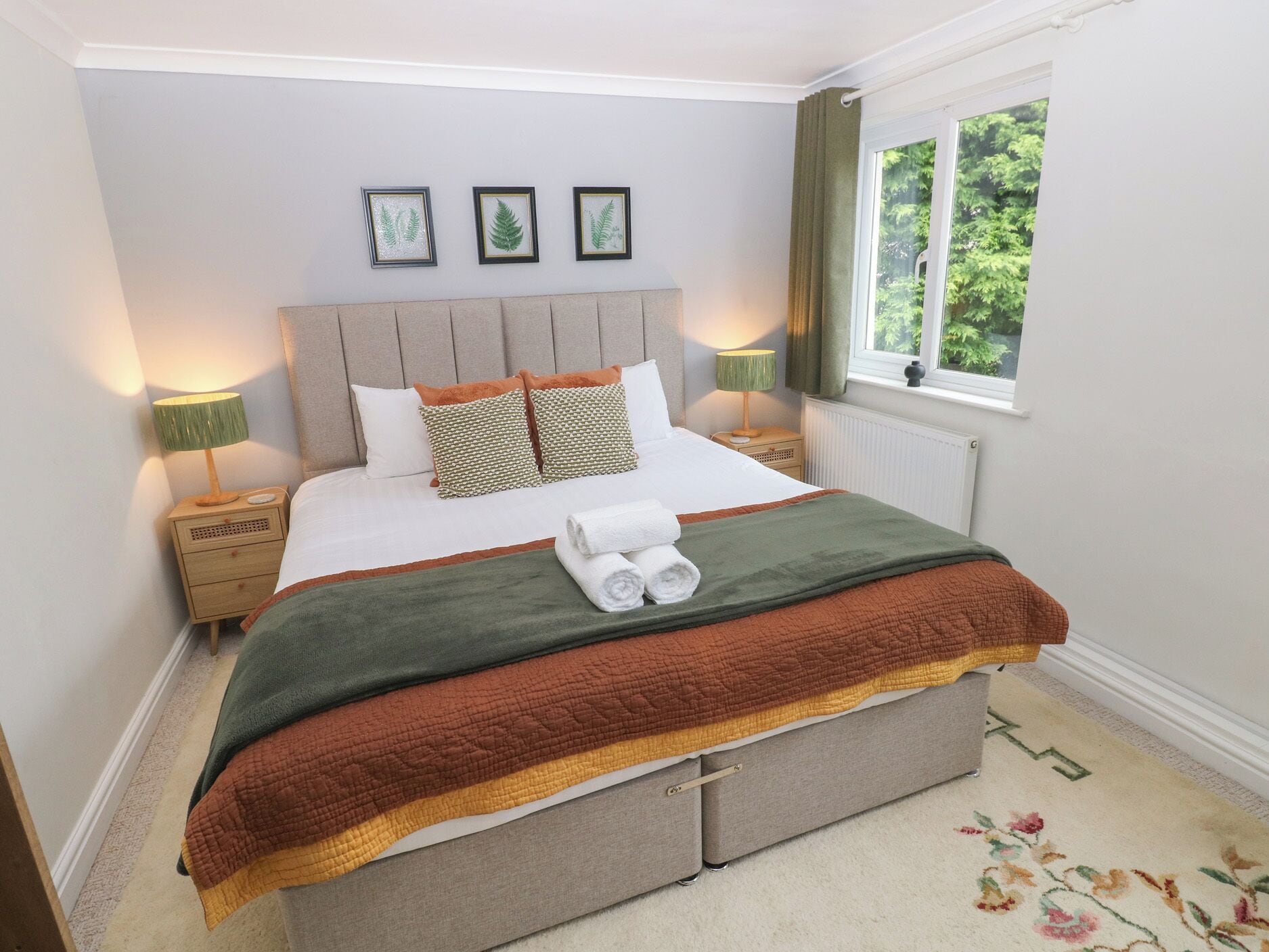 Cottage | 9 bedrooms, individually decorated, individually furnished, desk