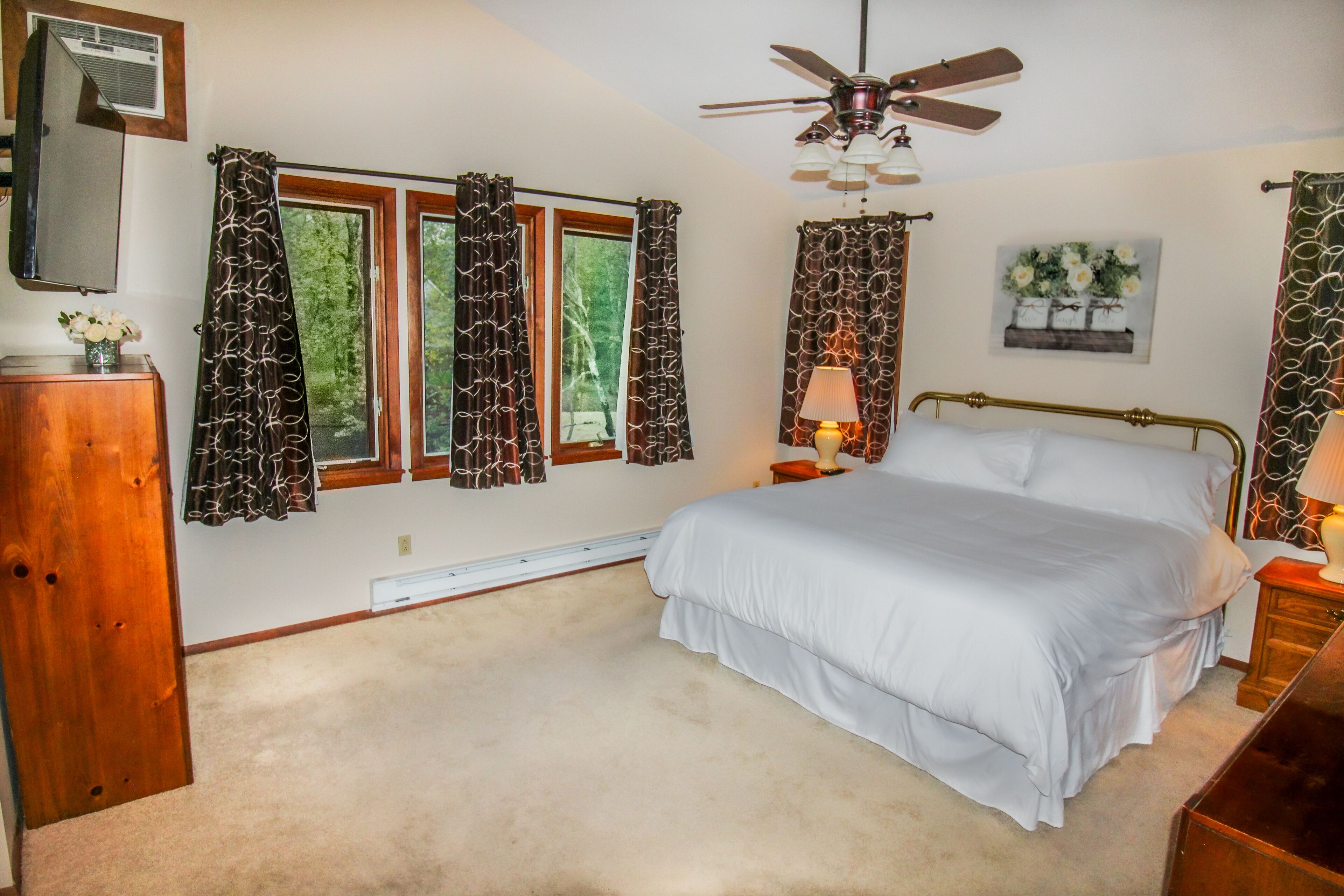 3 King Beds, Game Room, Hot Tub, Pool Table