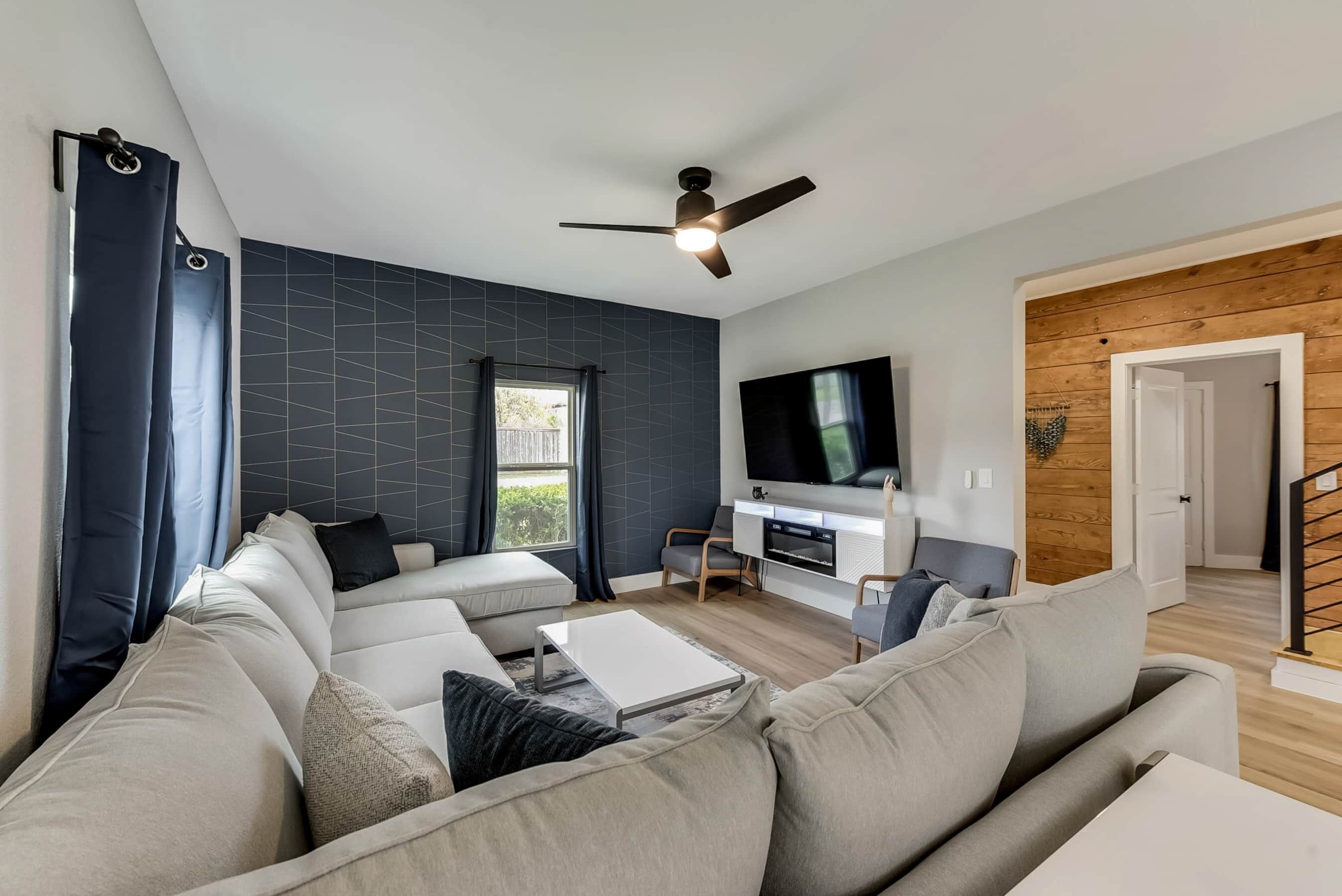 Downtown McKinney Modernized Historical home