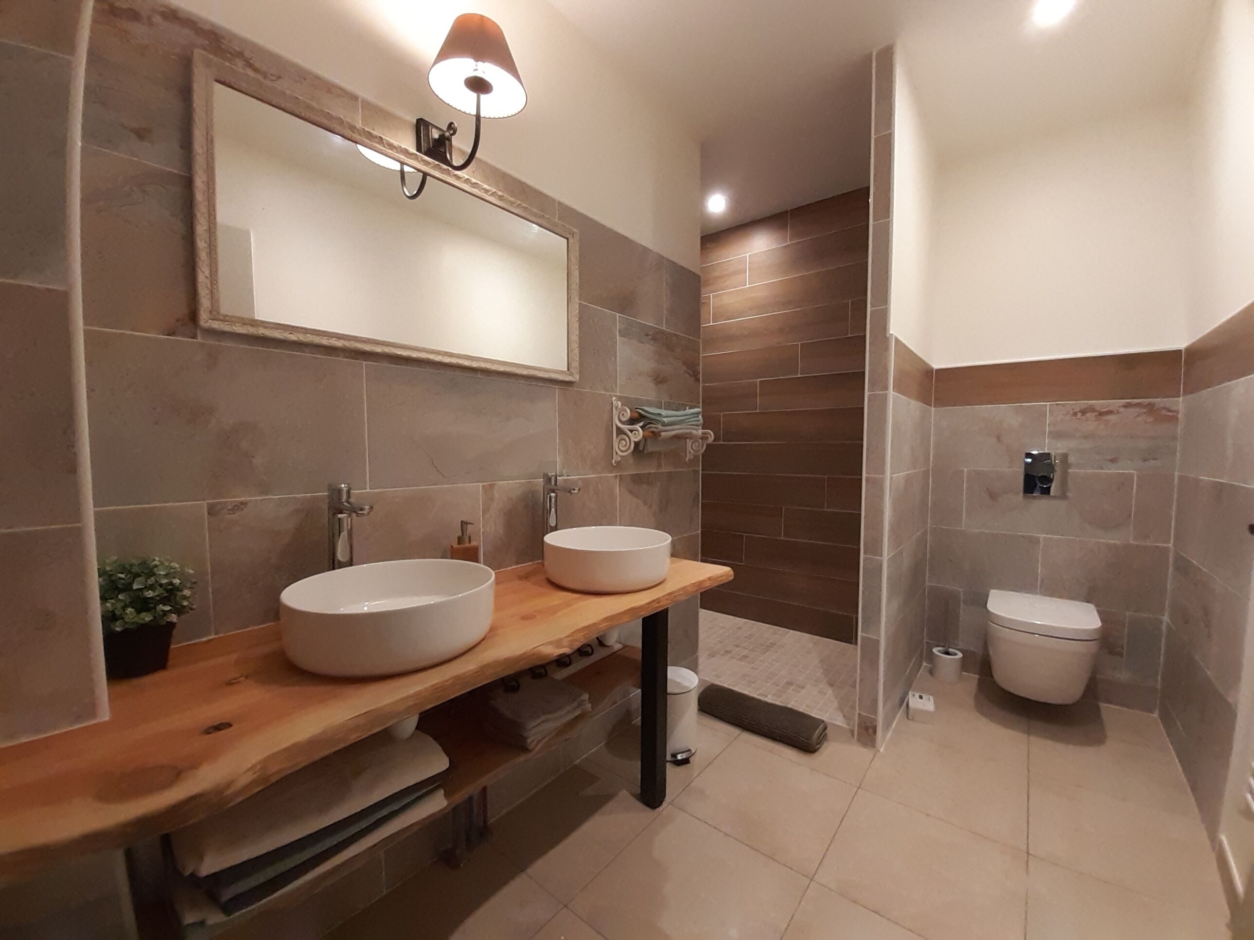 Gîte Terres bio DE Drome une Maison Avec 3 Chambres et un Jardin