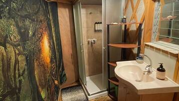 Chalet, 1 Bedroom, Smoking, Balcony | Bathroom