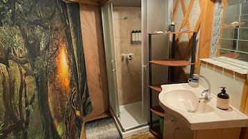 Chalet, 1 Bedroom, Smoking, Balcony | Bathroom