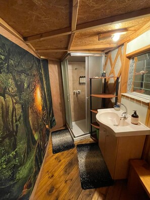 Chalet, 1 Schlafzimmer, Raucher, Balkon | Badezimmer