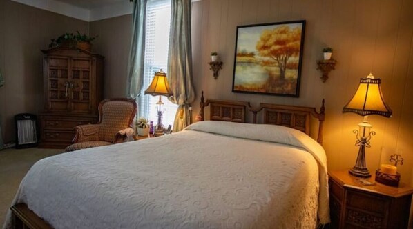 4 عدّة غرف نوم ومكواة/لوح كي وواي فاي مجانًا وملاءات أسرّة