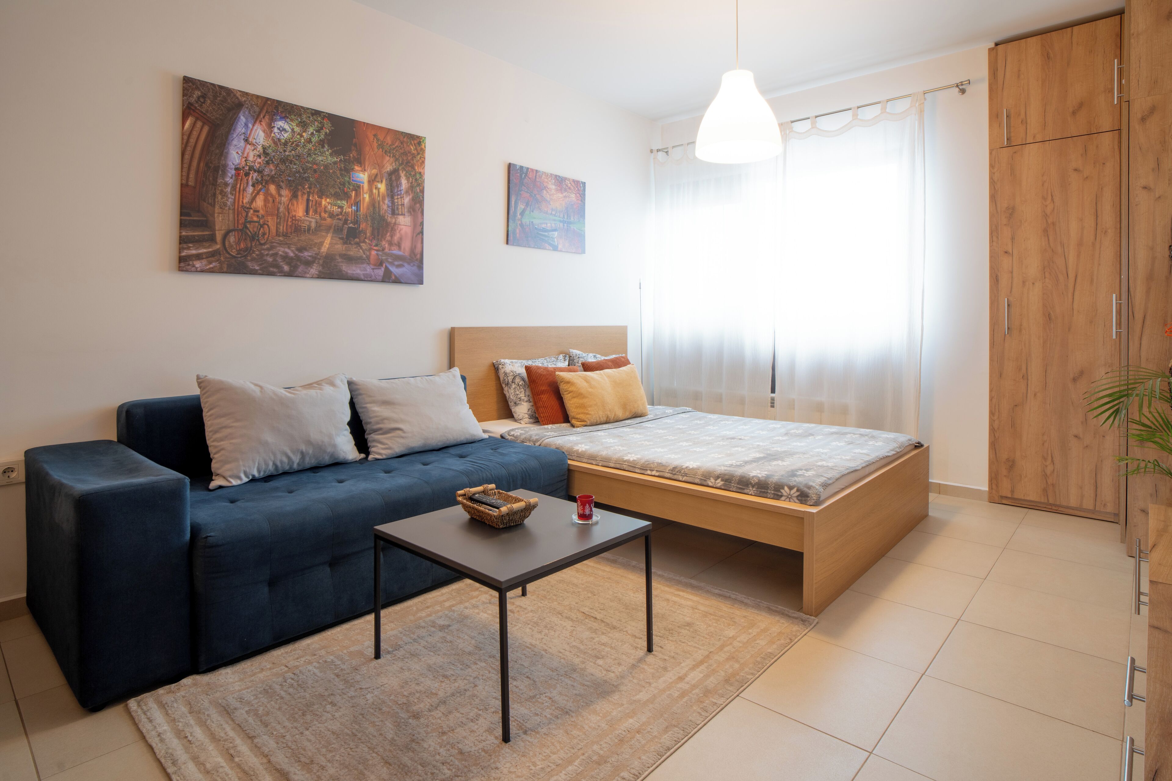 1 habitación, tabla de planchar con plancha, wifi y ropa de cama 