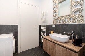 Hair dryer, towels