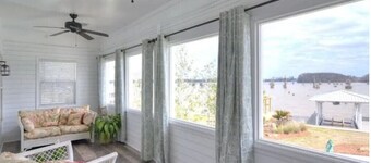 Lake Blackshear Getaway! Pool, BBQ, Firepit & WiFi