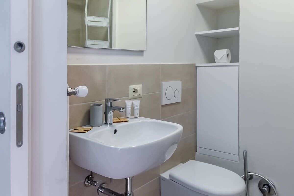 Douche, sèche-cheveux