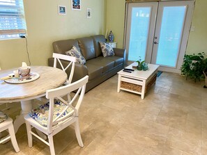 Téléviseur connecté, foyer, livres