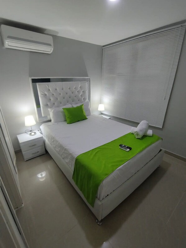 Shared Dormitory, 1 Bedroom, Smoking, Terrace | 1 bedroom - "room in Lodge - Bm-13 Room Near the sea With air Conditioning and Wifi" (Cartagena)