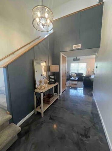 Close to Downtown Omaha and Interstate.