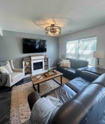 Close to Downtown Omaha and Interstate.