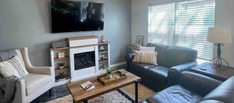 Close to Downtown Omaha and Interstate.