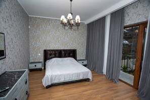 4 bedrooms, bed sheets