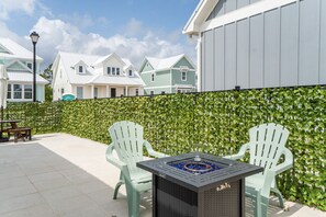 Outdoor dining - Luxury 4BR/4BA Beach Retreat Game Room, Resort Pool, & Prime Location (Orange Beach)