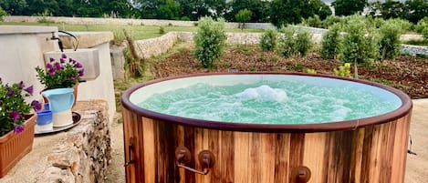 Bain à remous extérieur