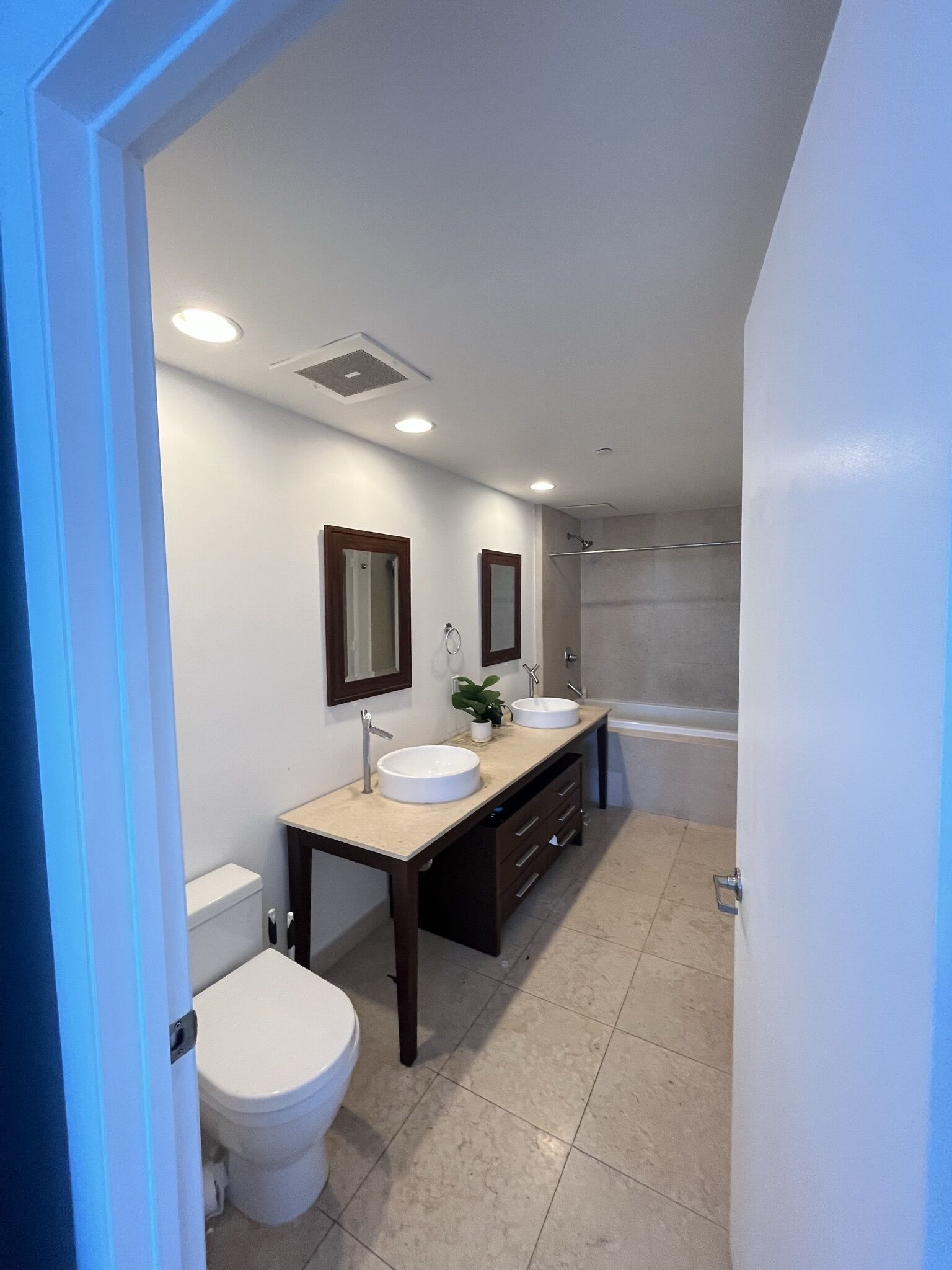 Luxury/ Comfort/ Breathtaking Views / Prime Location