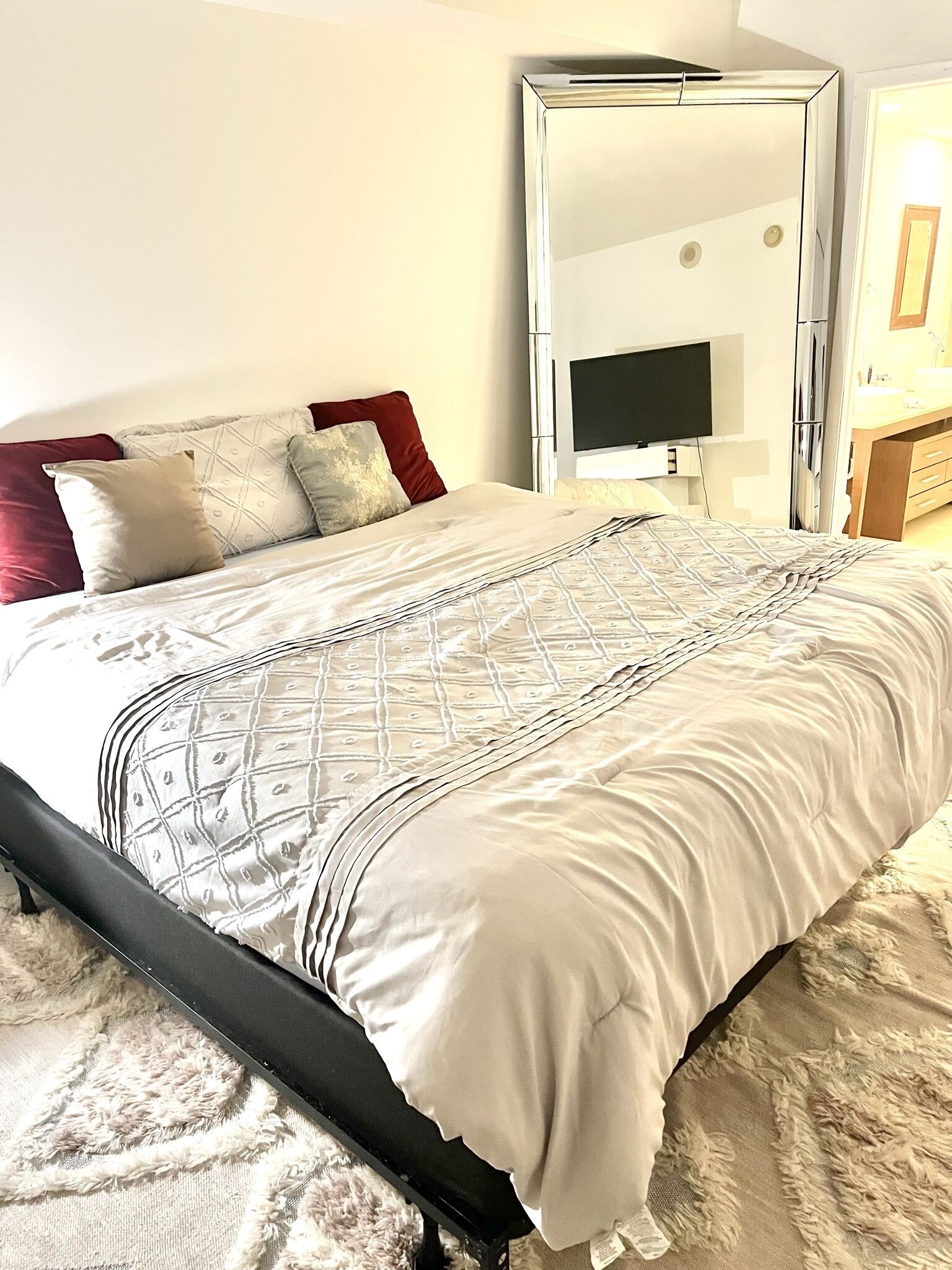 Luxury/ Comfort/ Breathtaking Views / Prime Location