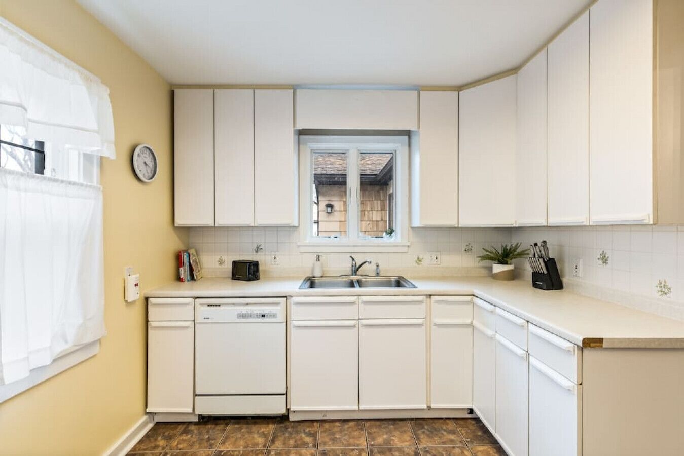 Brighton Gem-Sleeps 6-Quiet St!