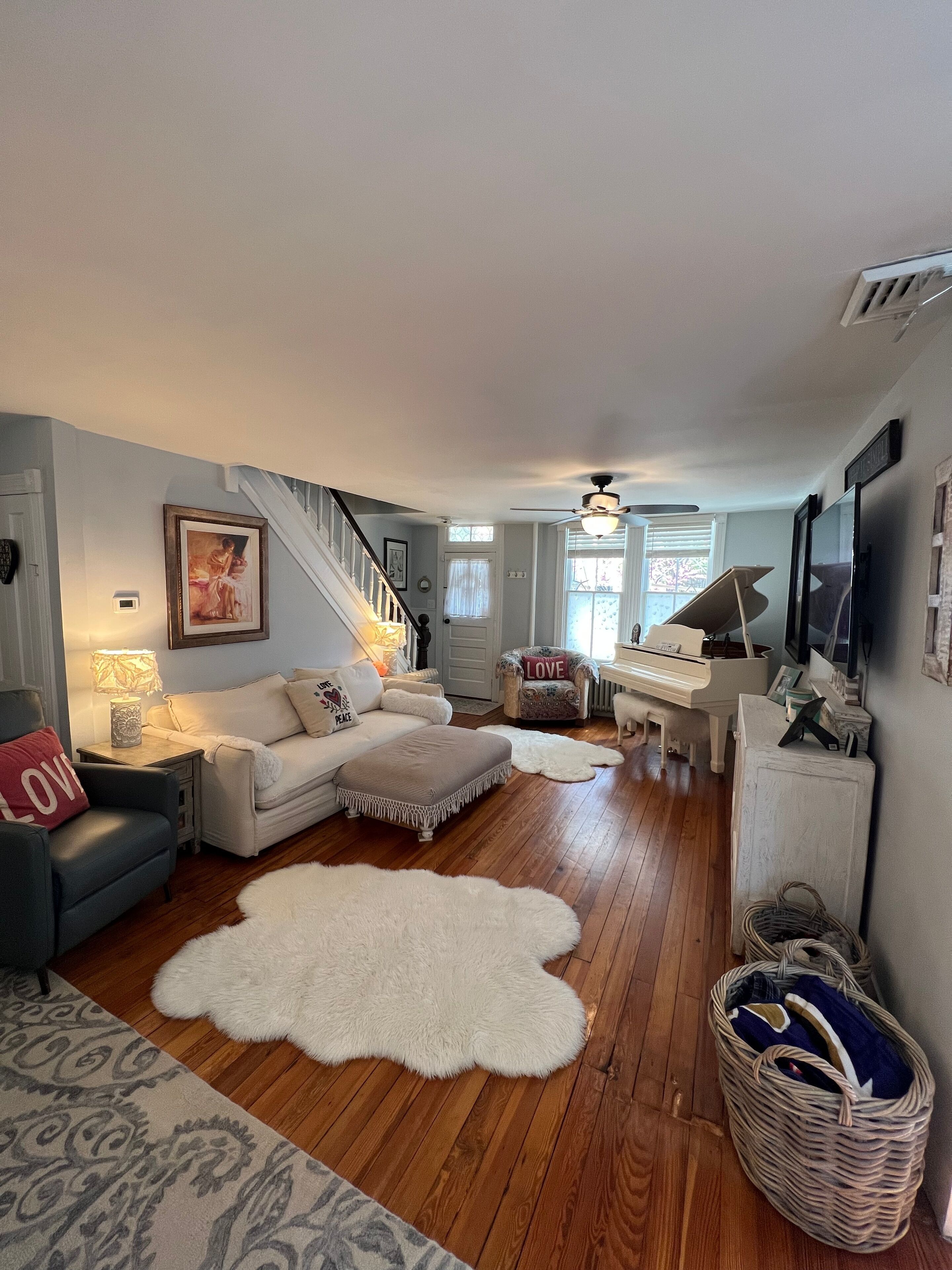 Walk to everything! Downtown Historic Annapolis “Arts District” 