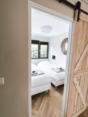 2 slaapkamers, reisbedje, gratis wifi, beddengoed