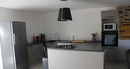 GĂźte entre vignes et pĂȘchers