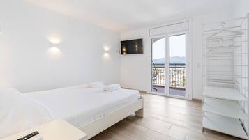 Een strijkplank/strijkijzer, gratis wifi, beddengoed