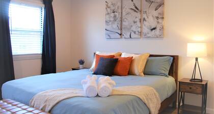 Pittsburgh Delight - Cozy 2B/1B Apt w/ Private Parking, Second Floor Unit