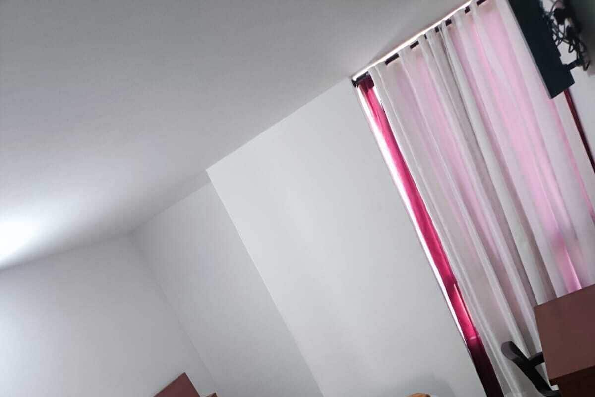 Quarto casal ou duplo standard | Roupas de cama premium, camas com colchões pillow-top, escrivaninha