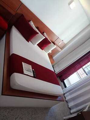Quarto standard, 1 cama de solteiro | Roupas de cama premium, camas com colchões pillow-top