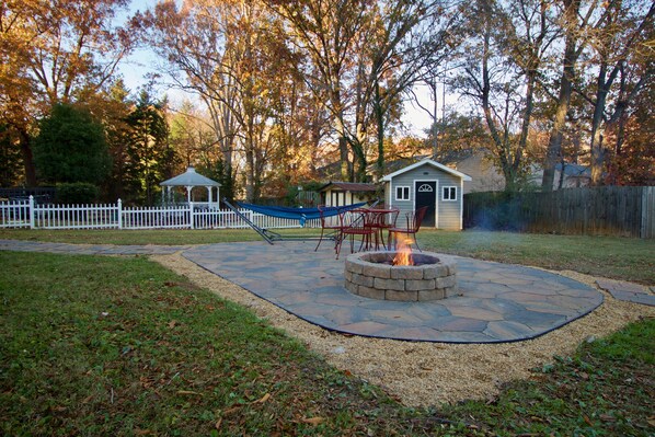 Terrace/patio - Walk to Liberty U Guest House! (Lynchburg)