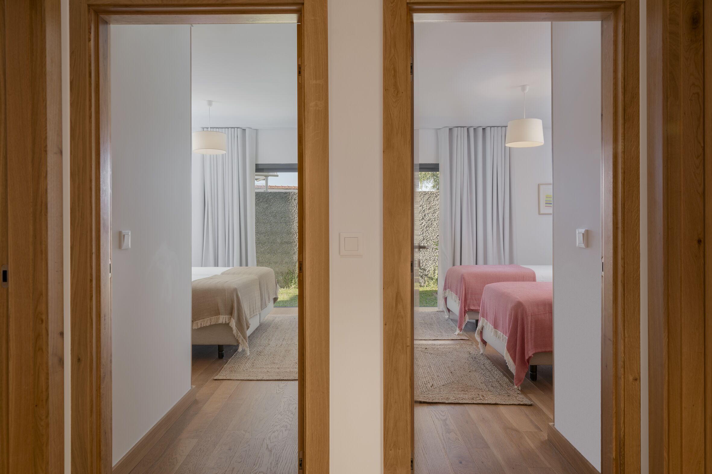 3 soverom, safe på rommet, skrivebord og blendingsgardiner