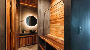 Håndklær, såpe og toalettpapir