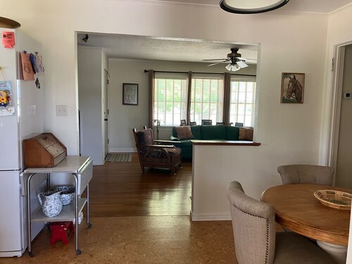 Country House-5 mins to Jacksboro.  