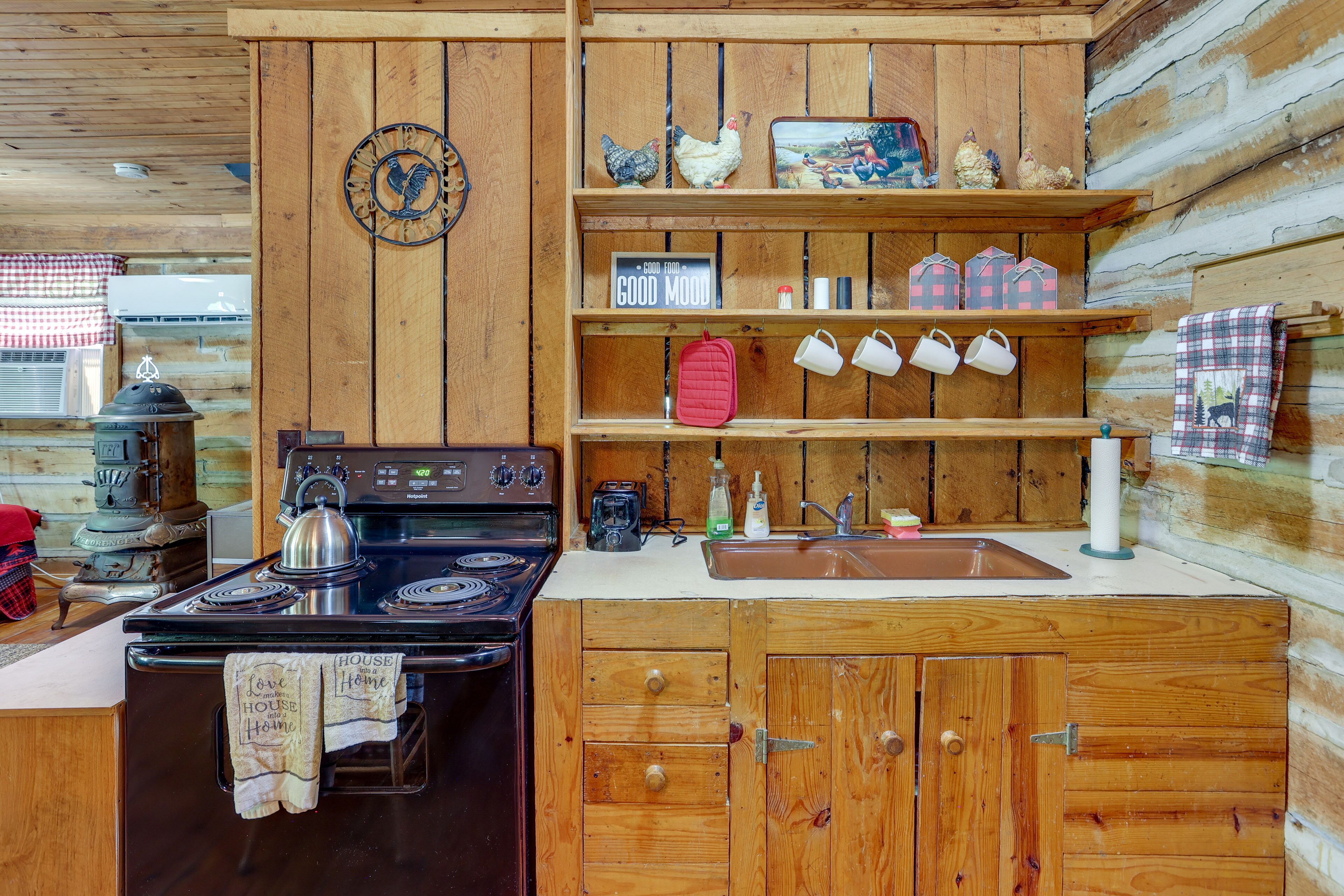 Historic Log Cabin w/ Porch Near Patoka Lake!