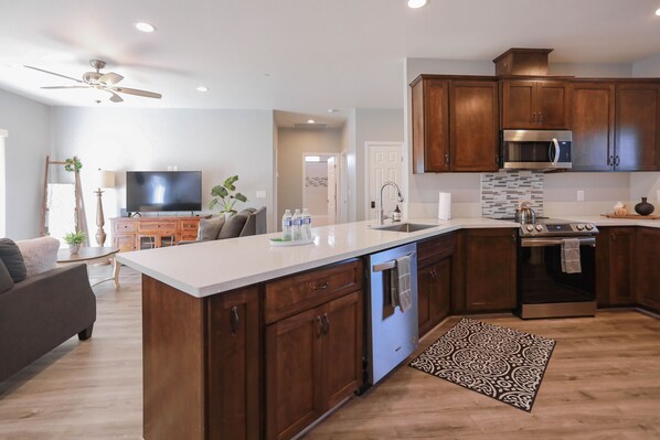 Fridge, microwave, oven, stovetop - Close to Town with a Remote Feel, Wooded View (Oroville)